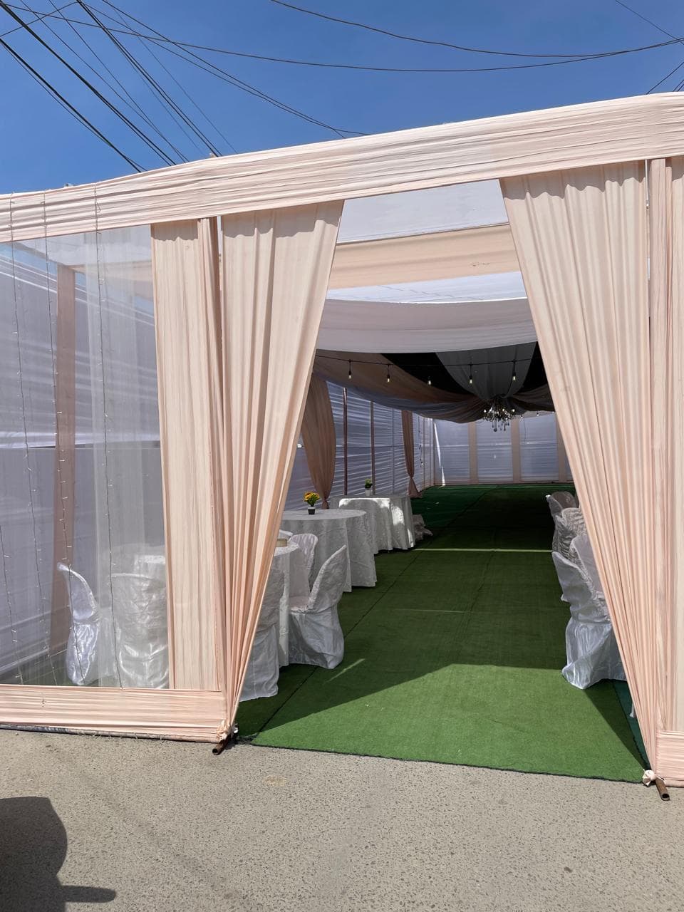 Toldo con diseño semipersa - Detalle